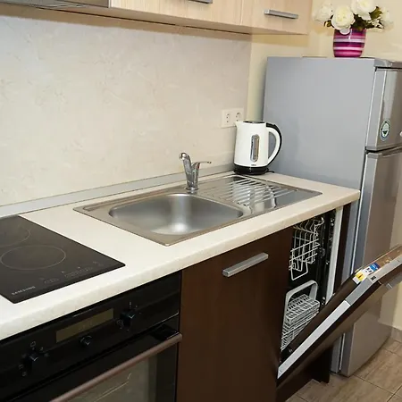 Maxi Studio ~ With Balcony, Parking And Pool דירה וארנה