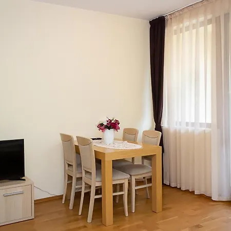 Maxi Studio ~ With Balcony, Parking And Pool Διαμέρισμα *