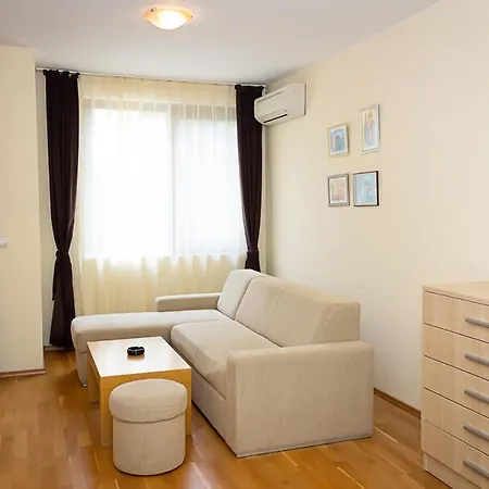 Maxi Studio ~ With Balcony, Parking And Pool Βάρνα